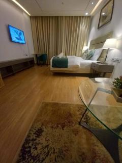 Luxurious Stay at Aipl Joy street by NobleNest - Gurgaon - 5