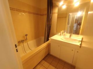 2BR, Salon, Parking La Défense, 10 min walk to metro - 3