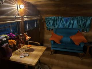 Airstream style caravan with central heating - Lostwithiel - 5