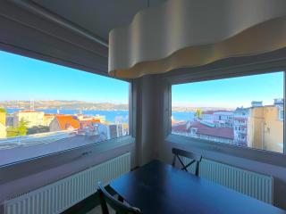 Stylish Apartment with Bosphorus View in Besiktas - Istanbul - 2