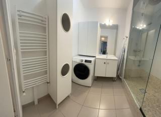2 BR, 2 min walk to Metro, Gustave Roussy, parking - 2