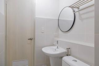 Japanese Stylish Condo in Makati - Manila - 9