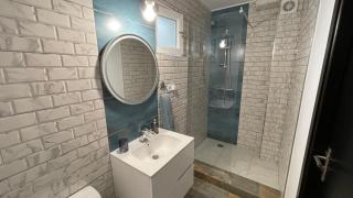 Glamy condo - 5