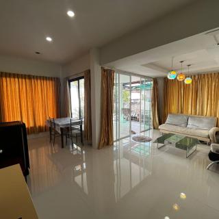 บ้านพักสิริ มุกดาหาร (Baan Siri Mukdahan) - 1