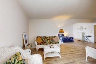 Ocean Breeze Condo - 6