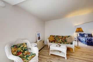 Ocean Breeze Condo - 3