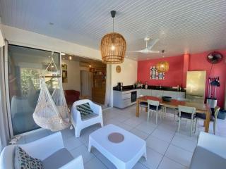 La Maison Bleue à Sainte-Anne - 1