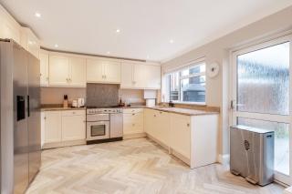 Guildford - 4 Bedroom House - Private Parking - Guildford - 7