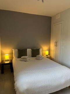 Apt 9 Modern holiday home on Equestrian Centre - Ashford - 0