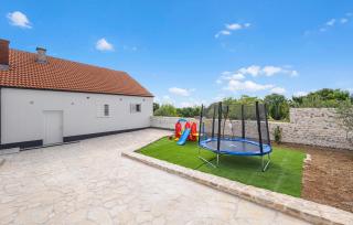 Lovely Home In Plastovo With Sauna - - 7