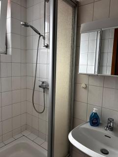 Pension FAULPELZ - Doppelzimmer mit Bad - Niederorschel - 4