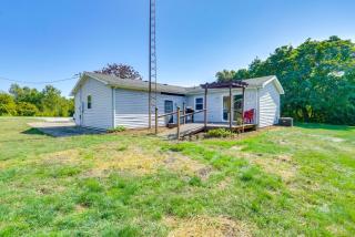 Logansport Home with Deck 4 Mi to Downtown! - Logansport - 8