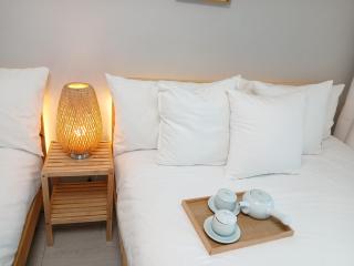 Cheongdam Station Anuk House - 9