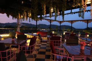 Jaipur Qila - A Boutique Hotel and Rooftop Cafe - 2