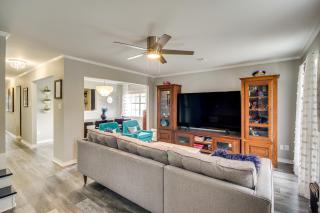 Walk to Beach, Fenced Patio Bay St Louis Getaway! - 7