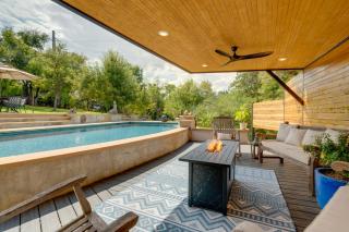 7 Mi to Zilker Park Oasis with Pool and Patio - 0