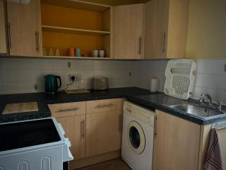 3 Bed Flat Middle of town - Pembroke Dock - 6