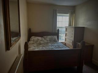 3 Bed Flat Middle of town - Pembroke Dock - 7
