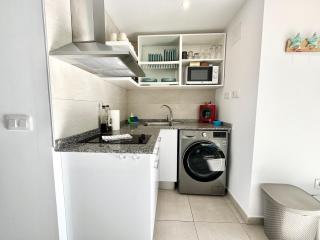 Fresh Lemonade con piscina, AC, doble terraza, cocina completa y parking - 5