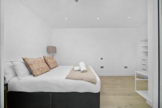 Soho One Bedroom Apartment - London - 3
