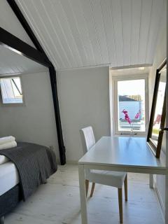 Ozzy's Beach House - 2