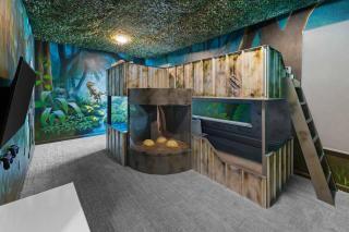 Stylish Villa with Mini Playhouse BR, Arcade, Theater - Davenport - 1