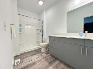 Luxury 2B2B Penthouse with Balcony Downtown 542Blvd - 1