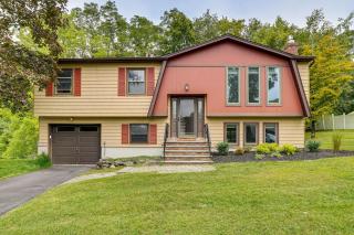 Family Home Close to Warwick, 5 Mi to Lake! - 0