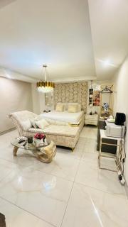 House of Versace - Gqeberha - 8