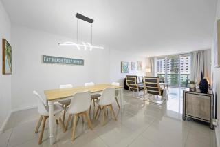 Beautiful and big Apartment by the beach - Sunny Isles Beach - 1
