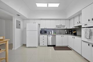 Beautiful and big Apartment by the beach - Sunny Isles Beach - 6