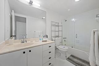 Beautiful and big Apartment by the beach - Sunny Isles Beach - 5