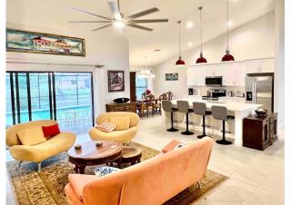 Coral Vista-New Beautiful 3 Bedroom with Pool Canal - Cape Coral - 9