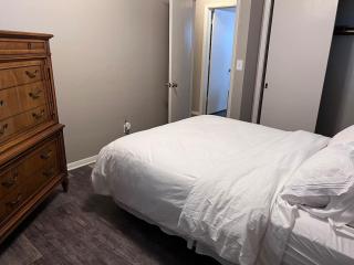 Apt 3 Comfortable and Convenient - 4