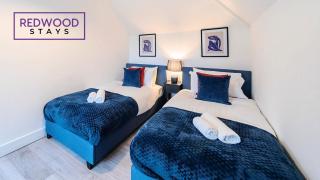 SPACIOUS 3 bed 2 bath House in Aldershot, FREE PARKING By REDWOOD STAYS - Aldershot - 3
