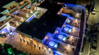 CASA MIKELE by Sarikas - SEA SIDE SUITES and STUDIOS -adults only - 3