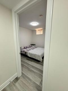Bright Queen Room close to Sheridan College and Airport - Brampton - 5