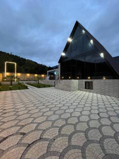 Qafqaz Mountain Terrace With Heated Pool - 9