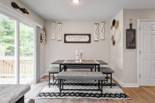 Roomy Getaway! Elevate Your Stay 6 Mins to RIC! - Sandston - 6