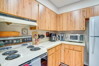 Condo with Pool and Beach Access Near Theme Park - Deltona - 1