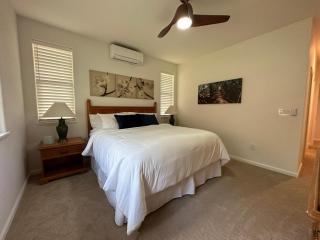 New Tropical Island Ohana near Beach with 86 in TV, PingPong and more - Waianae - 1