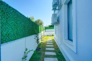 Villa Orenda - - 9