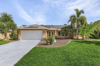 Florida Paradise 4 Bed 2 Bath Pool Home - Cape Coral - 0