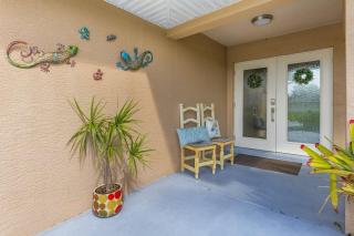 Florida Paradise 4 Bed 2 Bath Pool Home - Cape Coral - 9