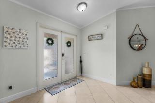 Florida Paradise 4 Bed 2 Bath Pool Home - Cape Coral - 8