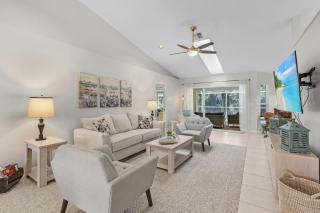 Spacious 3 Bed 3 Bath Pool Home in Naples - 8