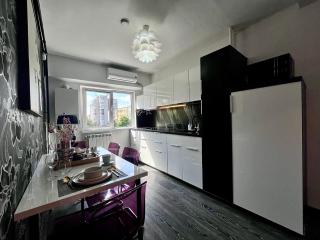 FLH Liberty Home - 2 Queen Beds, 6 Guests, Balcony & Free Parking - 1