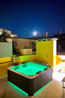 Attico Centro con terrazza e jacuzzi e parcheggio privati - Genova - 8