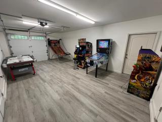 Escape to The Estate at Mill Creek Luxury 5Bed with Private Pool Hot Tub Game Room Fire Pit - 4