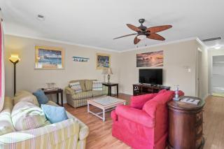 Domingos Beach Bungalow- Surfs Up - Myrtle Beach - 8